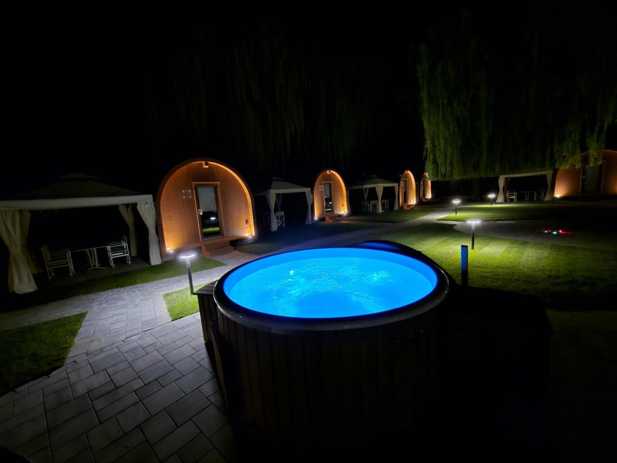 Vicolungo Glamour Lodge & Spa - Free Spa Hot Tub E Sauna Exteriör bild
